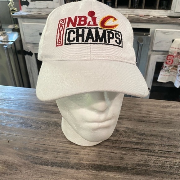 Cleveland Cavaliers 2016 NBA Champions Hat - Picture 2 of 6